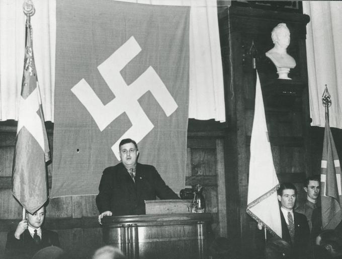 Frits Clausen holder tale i Studenterforeningen i København i 1934. Frits Clausen holder tale i Studenterforeningen i København i 1934.