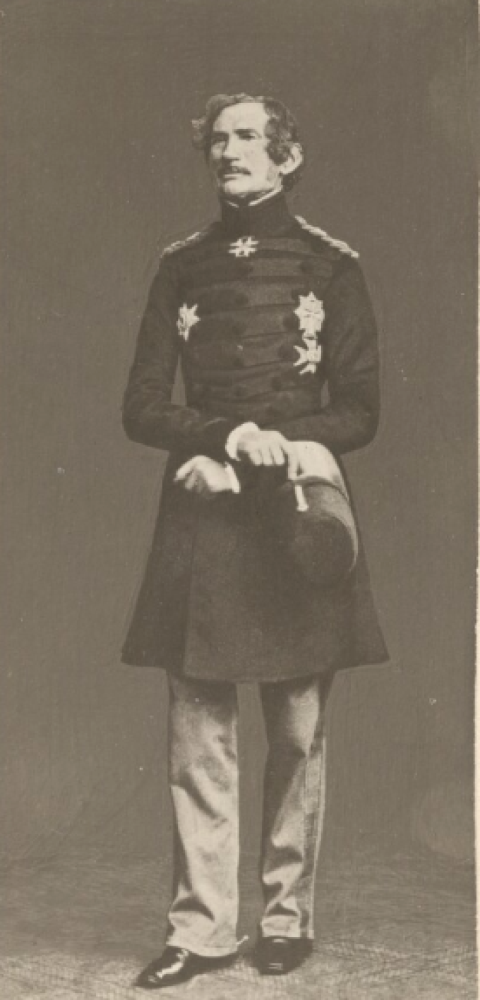 C.J. de Meza fotograferet i begyndelsen af 1860'erne. C.J. de Meza fotograferet i begyndelsen af 1860'erne.