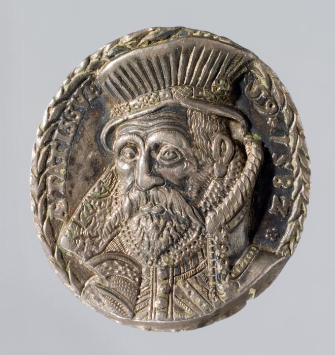 Medalje fra 1582, der viser hertug Hans den Ældre. Medalje fra 1582, der viser hertug Hans den Ældre.
