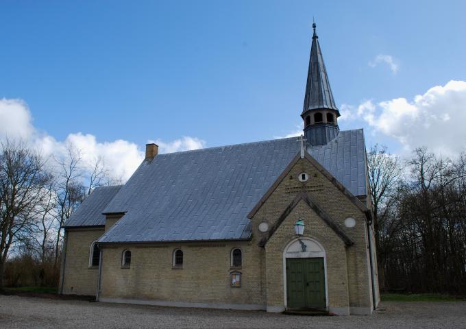 Den tidligere kirke for Sundeved Frimenighed i Stenderup, som nu tilhører institutionen Sundeved-Centeret. Foto fra 2013. Den tidligere kirke for Sundeved Frimenighed i Stenderup, som nu tilhører institutionen Sundeved-Centeret. Foto fra 2013.