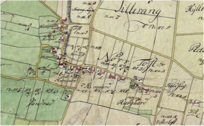 Landsbyen Bovlund ca. 1790 med gårdene liggende i en lang række, alle med adgang til engene mod syd og vest. Landsbyen Bovlund ca. 1790 med gårdene liggende i en lang række, alle med adgang til engene mod syd og vest.